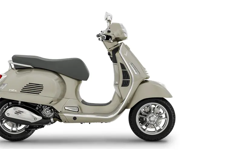 2025 Vespa GTS 300 rightview United States autosoto