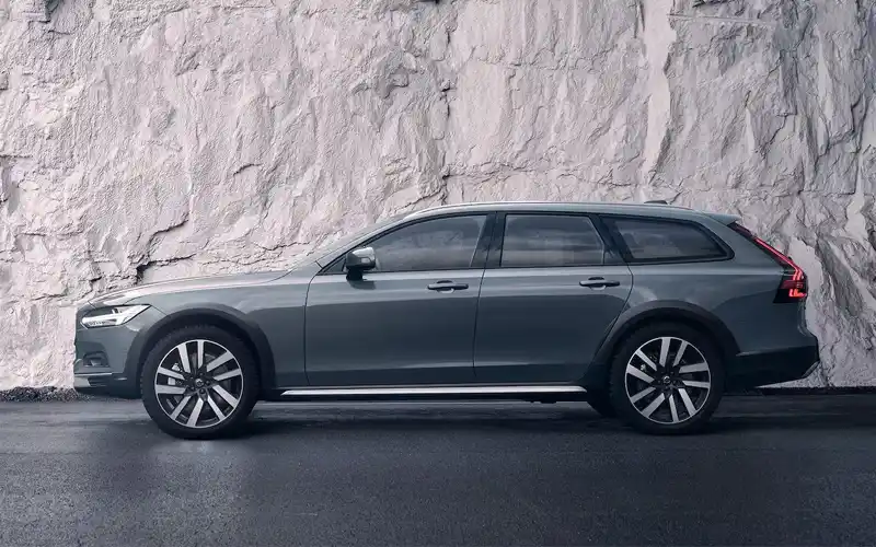2025 Volvo V90 Cross Country Side View United States autosoto