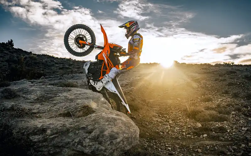KTM Introduces 125 Enduro R & 390 Enduro R in the United States
